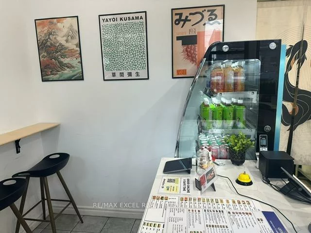 755B, Dundas, Trinity-Bellwoods, Toronto