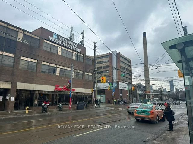 755B, Dundas, Trinity-Bellwoods, Toronto