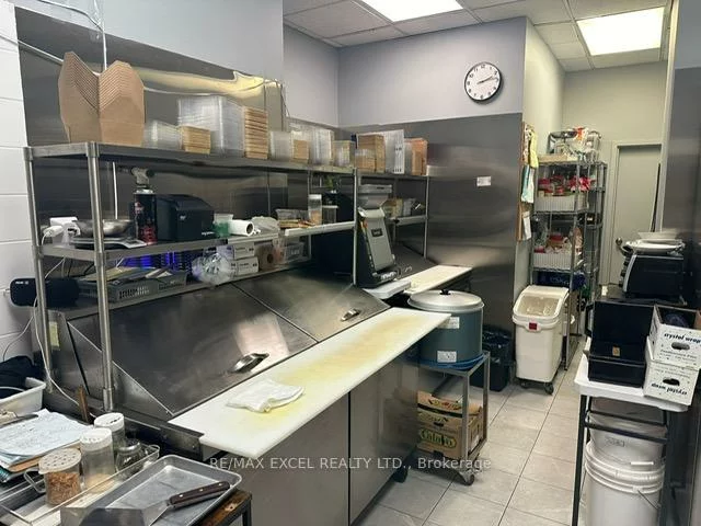 755B, Dundas, Trinity-Bellwoods, Toronto