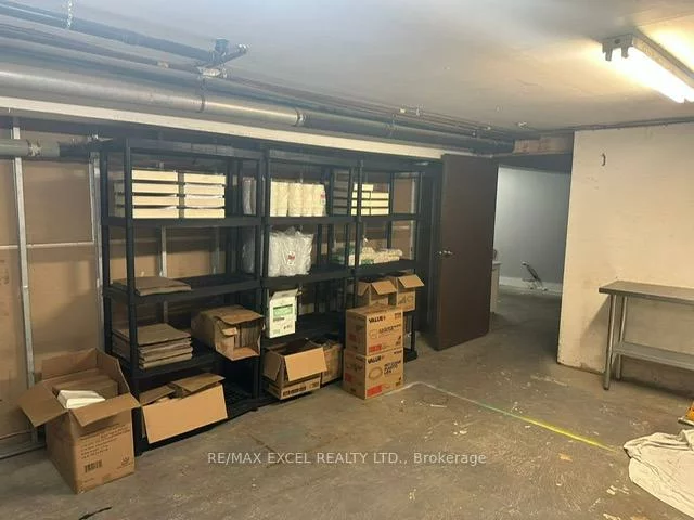 755B, Dundas, Trinity-Bellwoods, Toronto