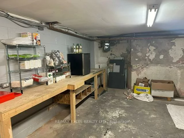 755B, Dundas, Trinity-Bellwoods, Toronto