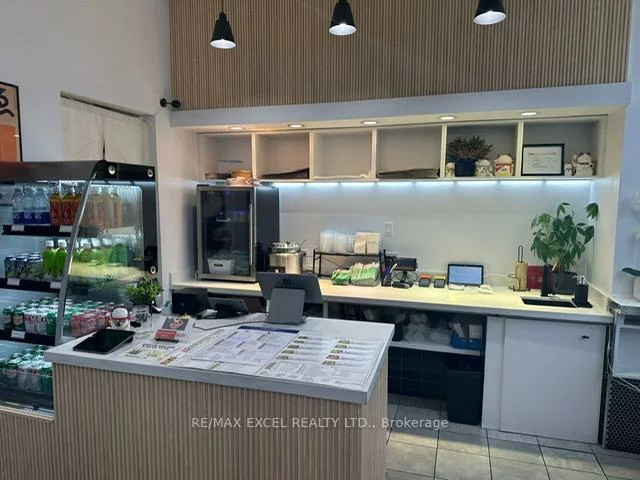 755B, Dundas, Trinity-Bellwoods, Toronto