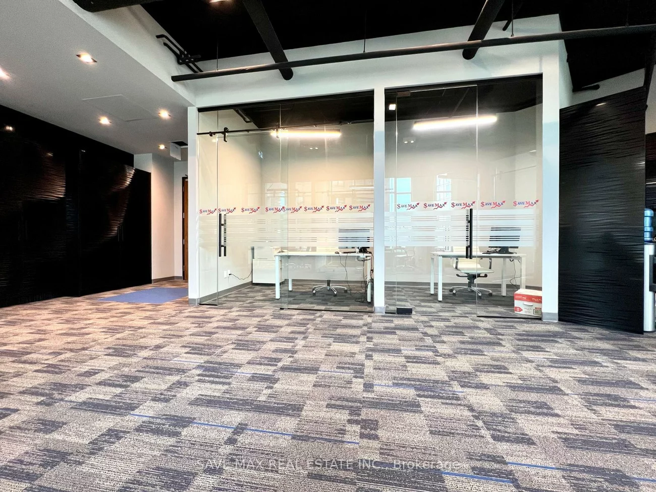 130, Queens, Waterfront Communities C8, Toronto