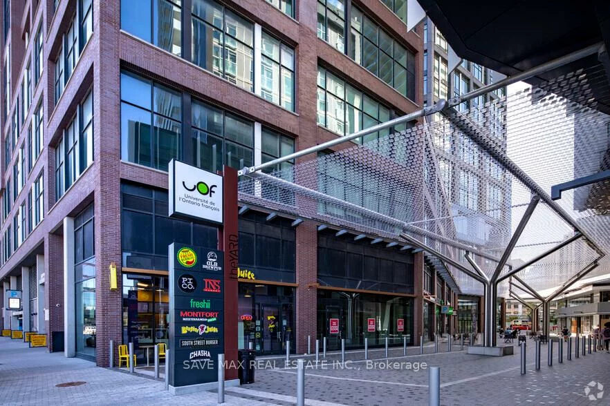 130, Queens, Waterfront Communities C8, Toronto