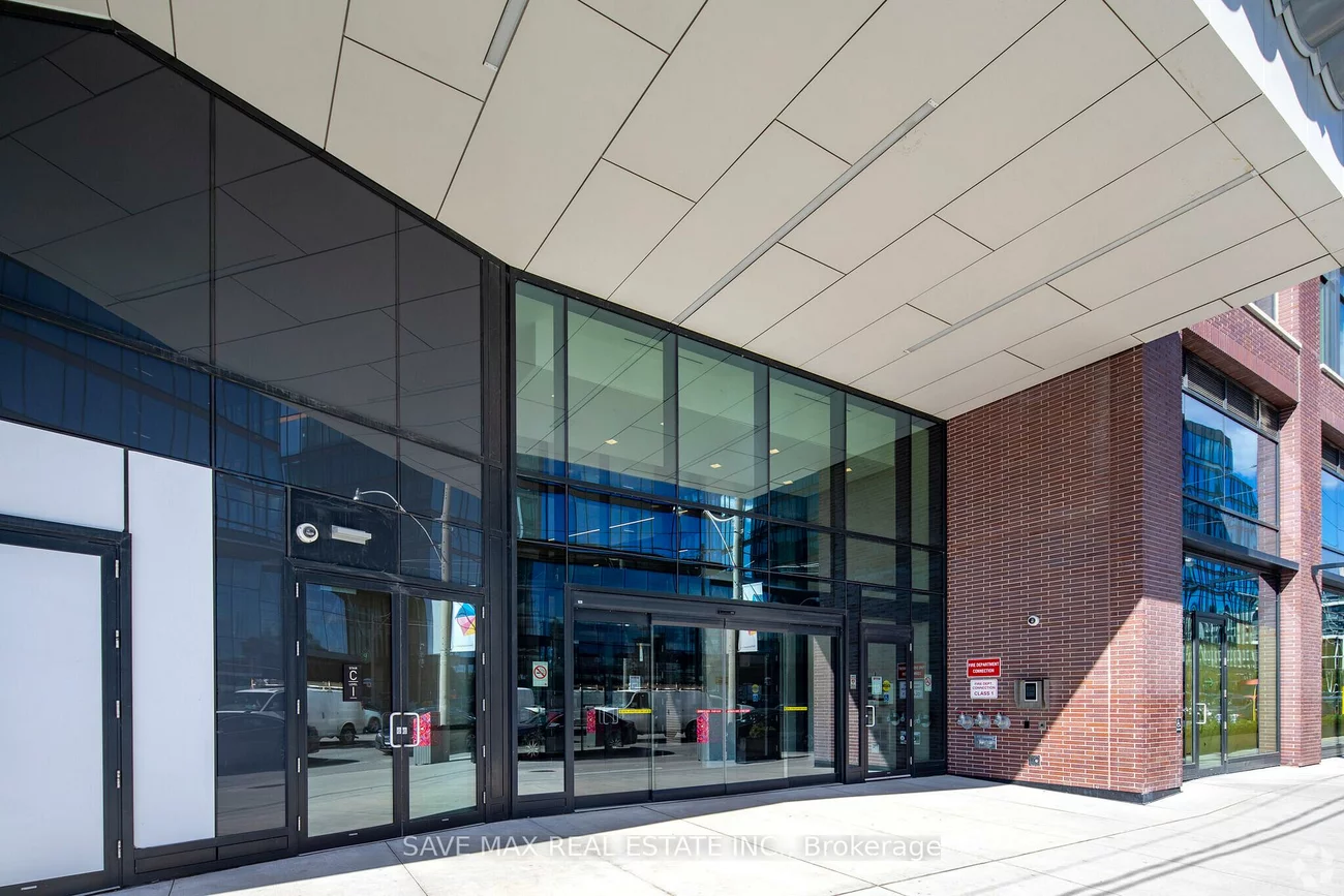 130, Queens, Waterfront Communities C8, Toronto