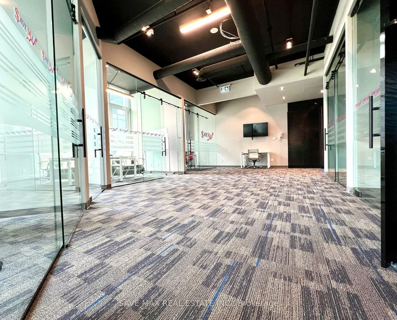 130, Queens, Waterfront Communities C8, Toronto