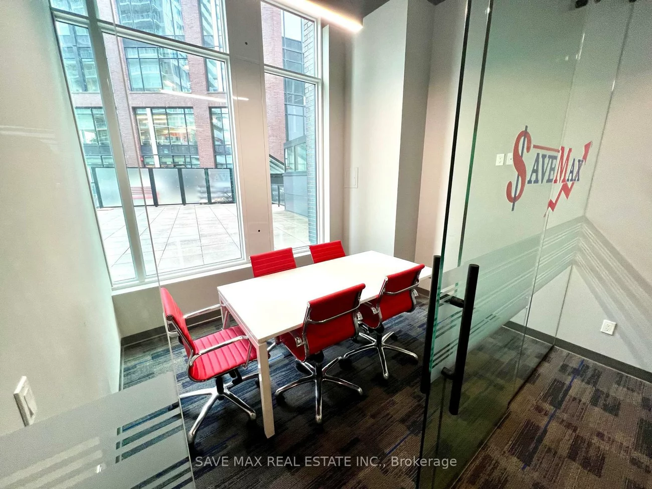 130, Queens, Waterfront Communities C8, Toronto