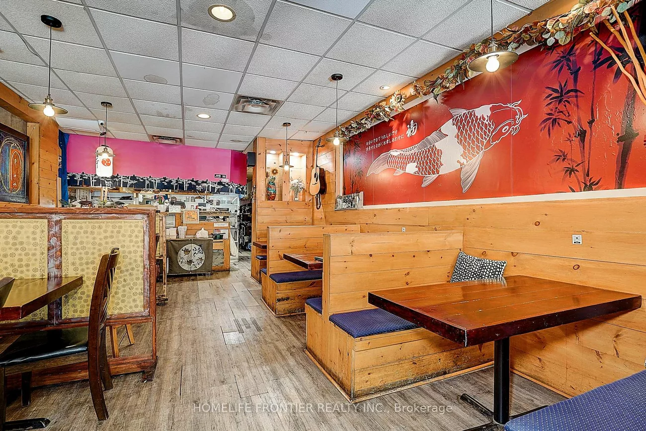 482, Bloor, Annex, Toronto