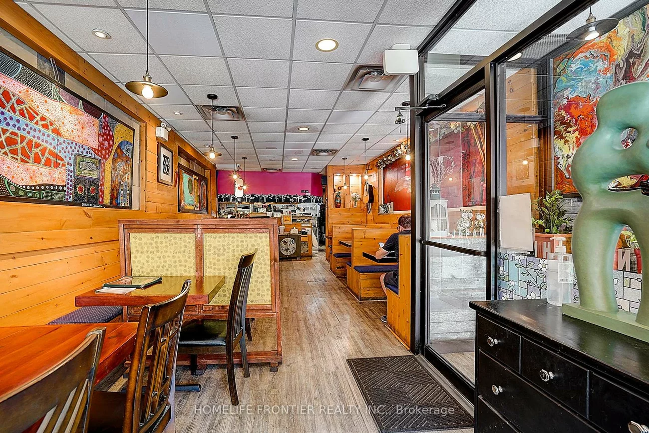 482, Bloor, Annex, Toronto