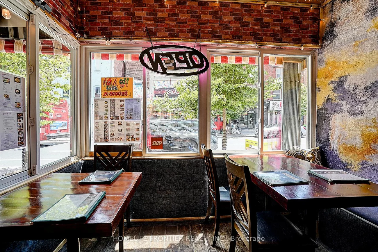 482, Bloor, Annex, Toronto