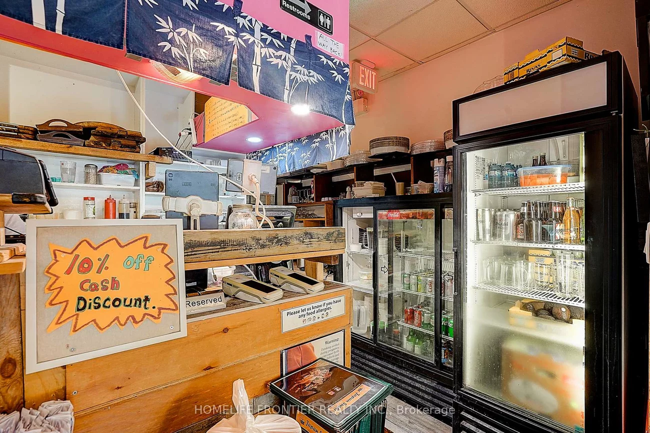 482, Bloor, Annex, Toronto