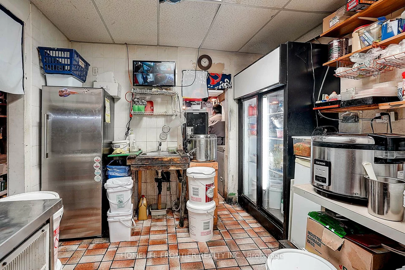 482, Bloor, Annex, Toronto