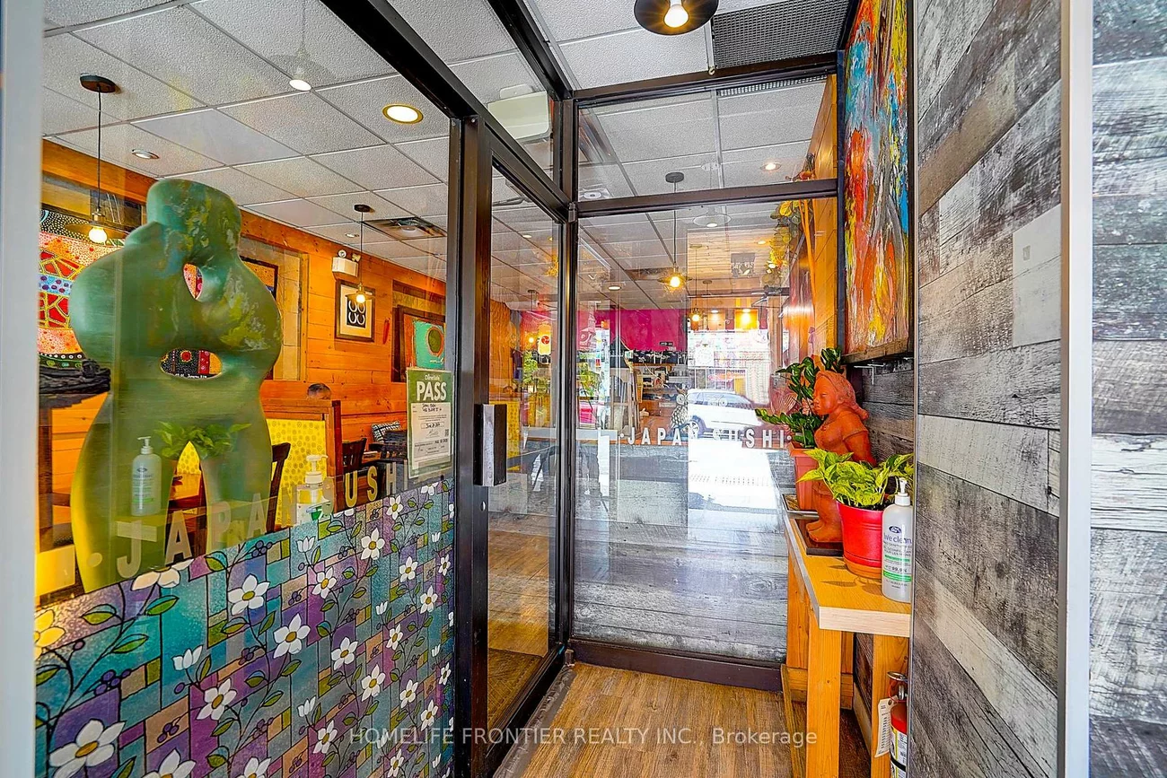 482, Bloor, Annex, Toronto