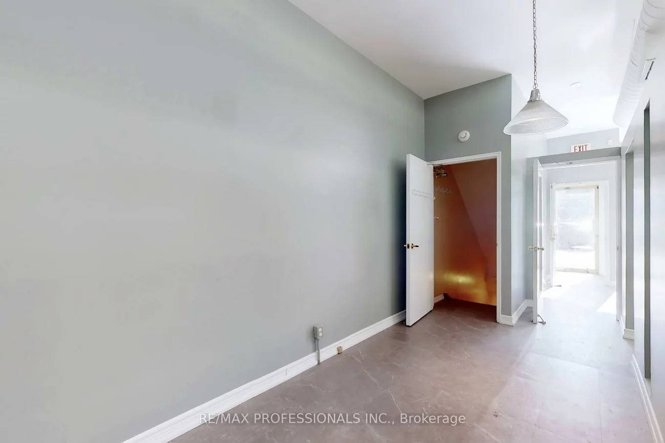 566, Sheppard, Bathurst Manor, Toronto