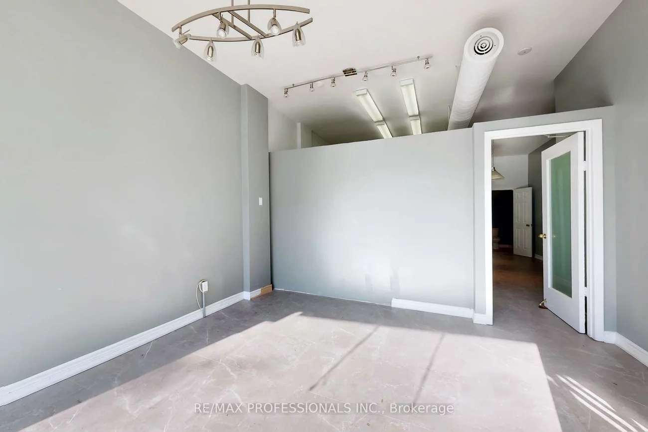 566, Sheppard, Bathurst Manor, Toronto