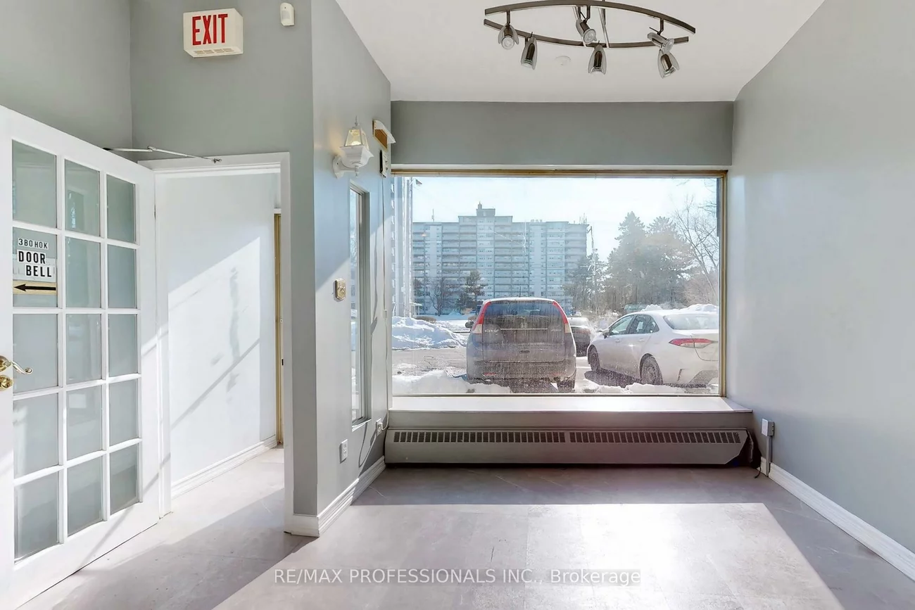 566, Sheppard, Bathurst Manor, Toronto