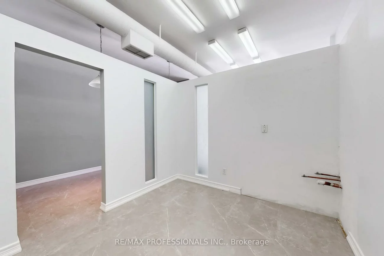 566, Sheppard, Bathurst Manor, Toronto