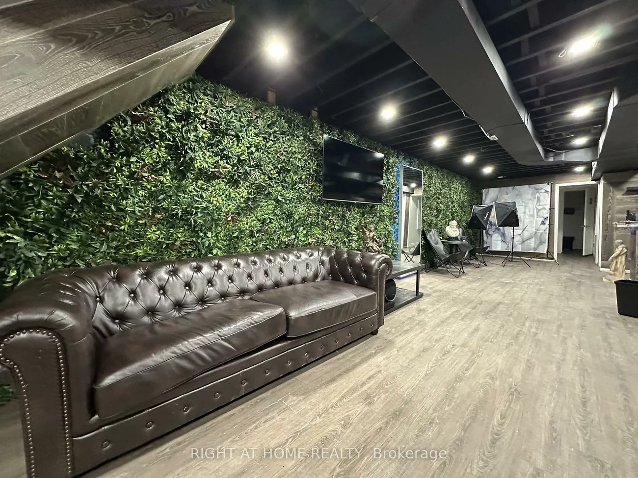 1639, Eglinton, Oakwood Village, Toronto