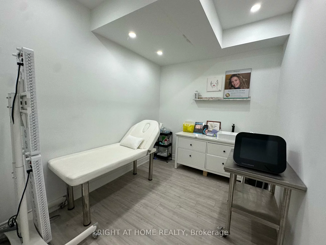 1639, Eglinton, Oakwood Village, Toronto