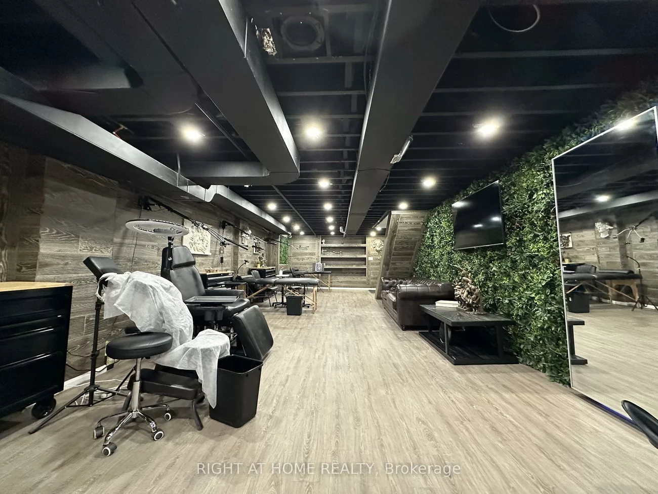 1639, Eglinton, Oakwood Village, Toronto