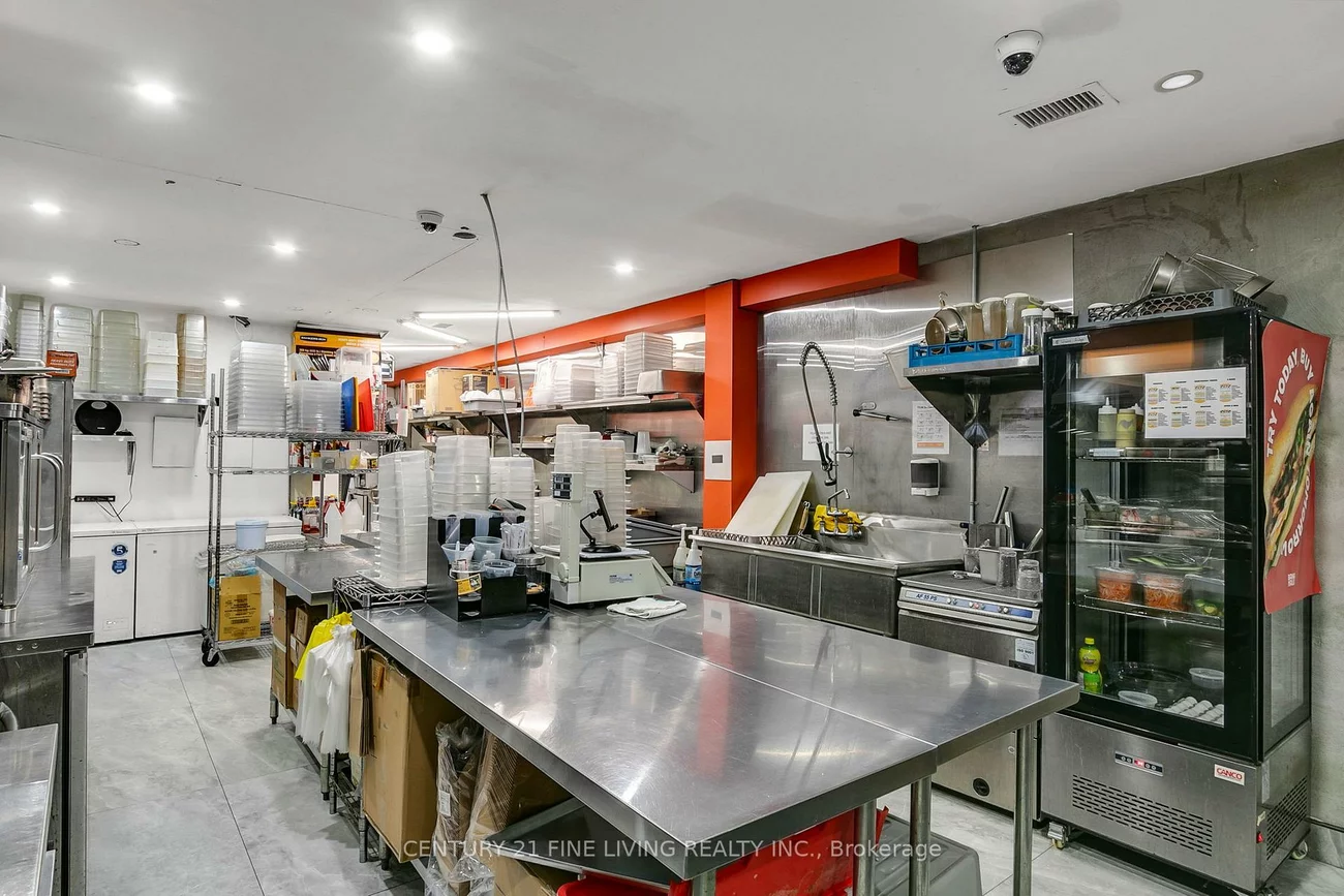 81, Huron, Kensington-Chinatown, Toronto