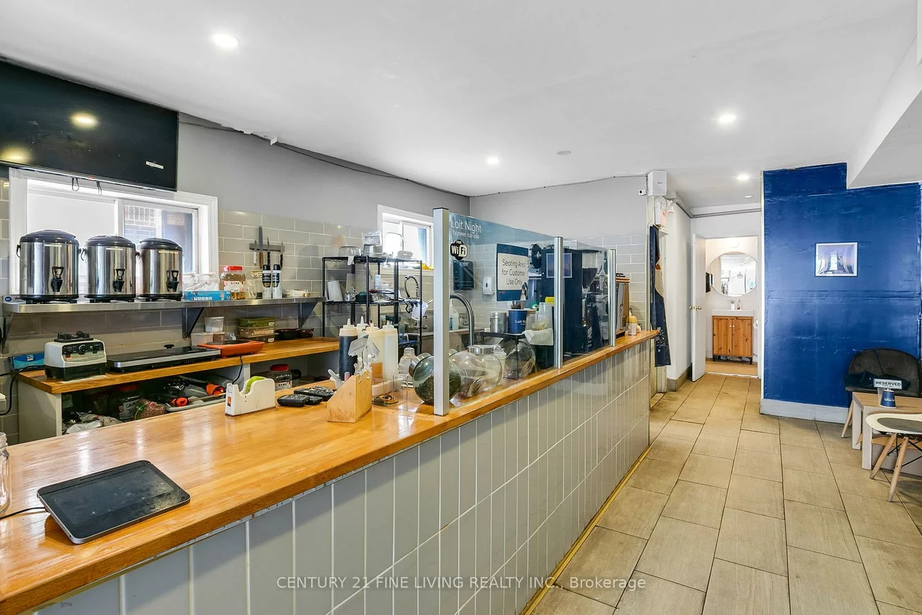 81, Huron, Kensington-Chinatown, Toronto