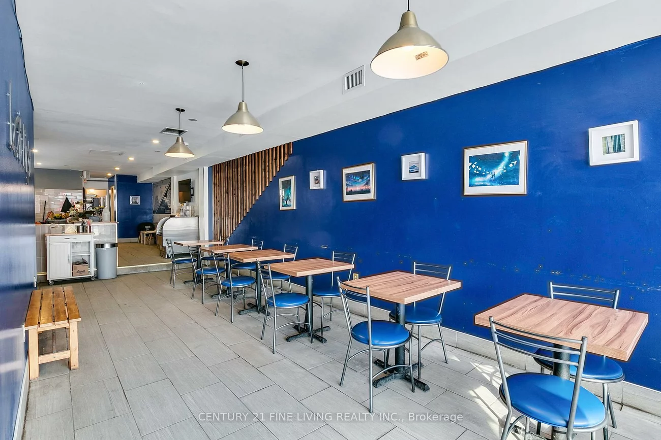 81, Huron, Kensington-Chinatown, Toronto