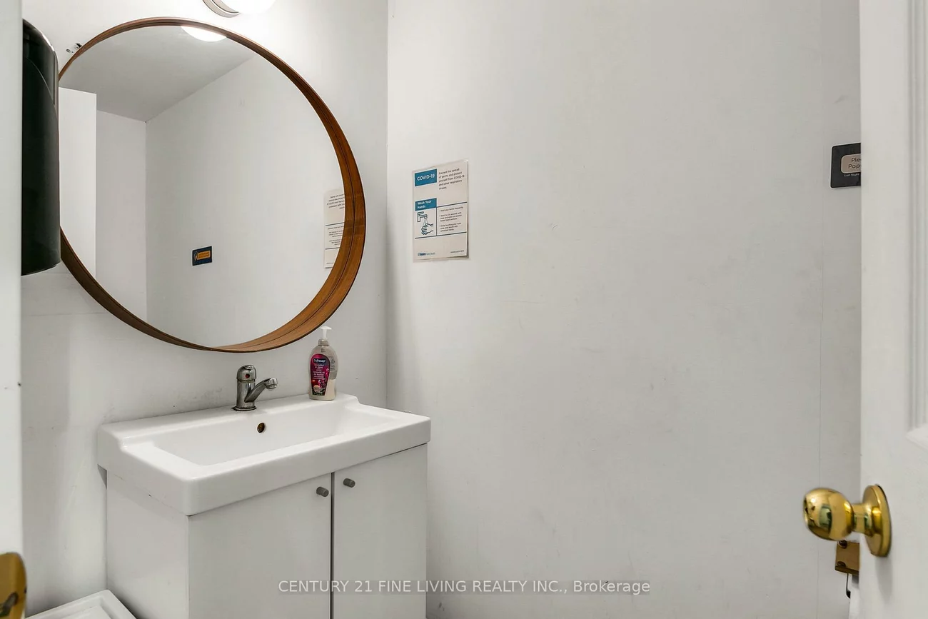 81, Huron, Kensington-Chinatown, Toronto