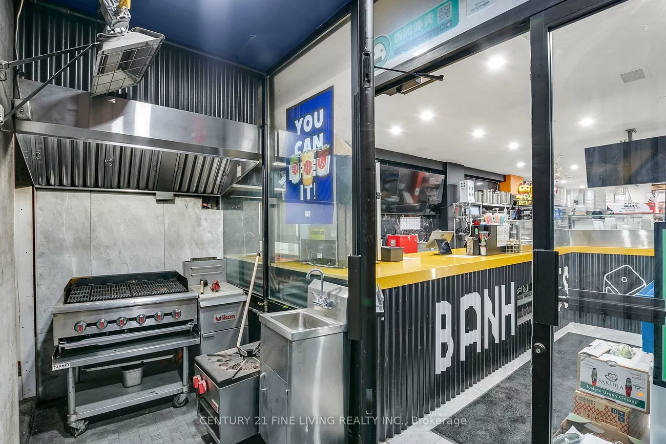 81, Huron, Kensington-Chinatown, Toronto