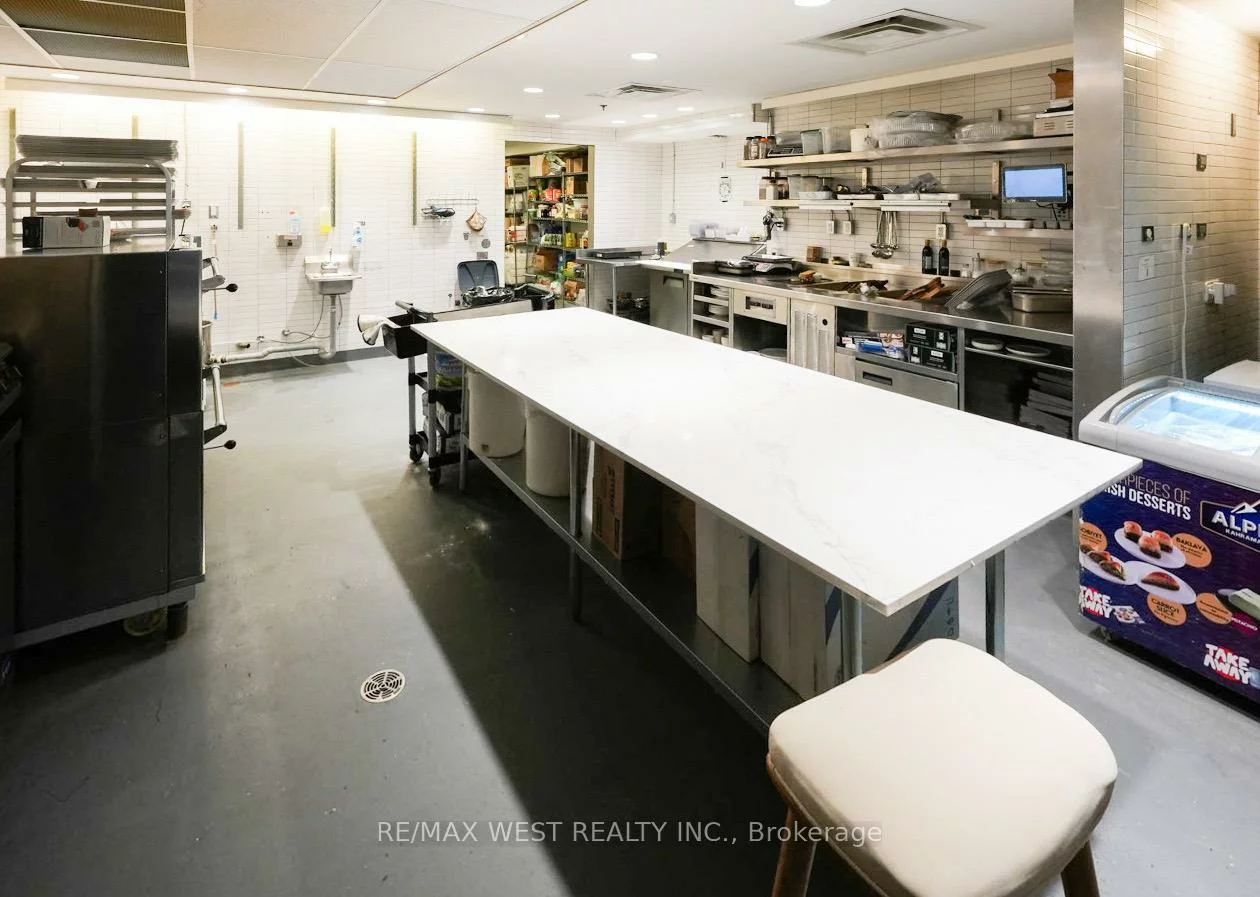 501, Bloor, University, Toronto