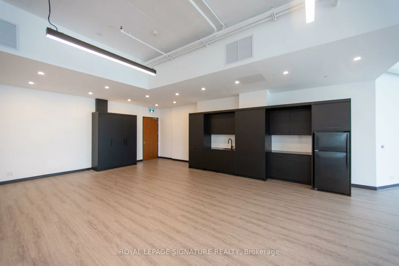 130, Queens, Waterfront Communities C8, Toronto