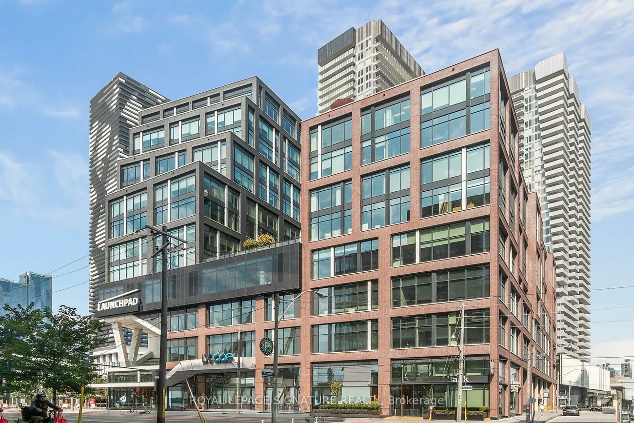 130, Queens, Waterfront Communities C8, Toronto