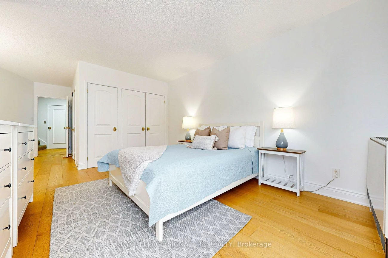 33, Harbour, Waterfront Communities C1, Toronto