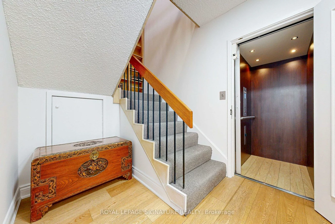 33, Harbour, Waterfront Communities C1, Toronto