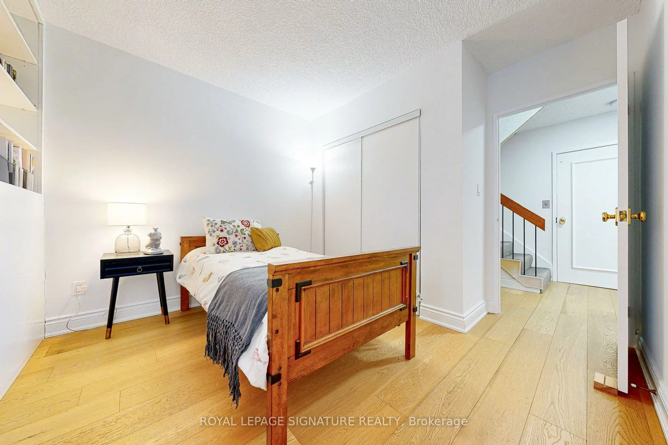 33, Harbour, Waterfront Communities C1, Toronto