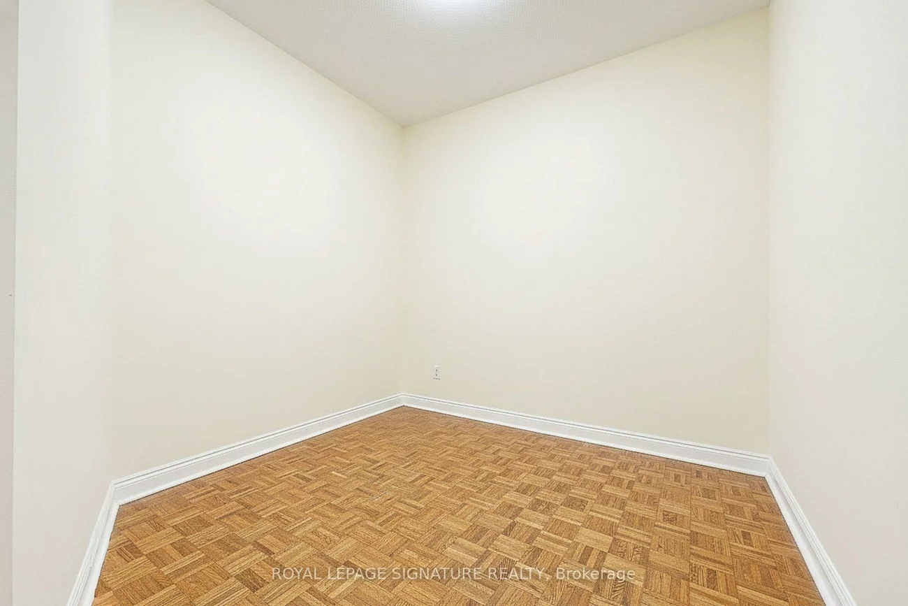 33, Harbour, Waterfront Communities C1, Toronto