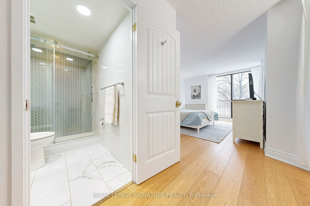 33, Harbour, Waterfront Communities C1, Toronto