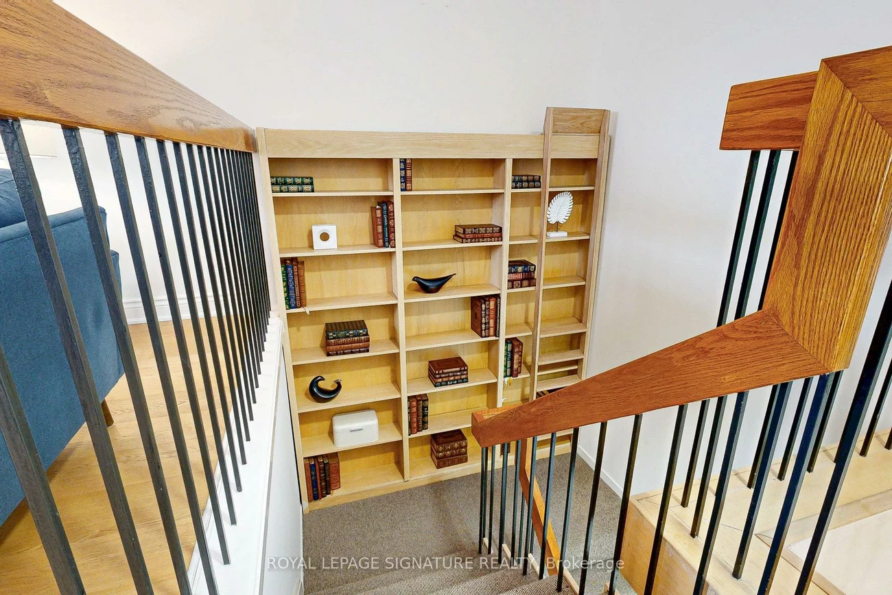 33, Harbour, Waterfront Communities C1, Toronto