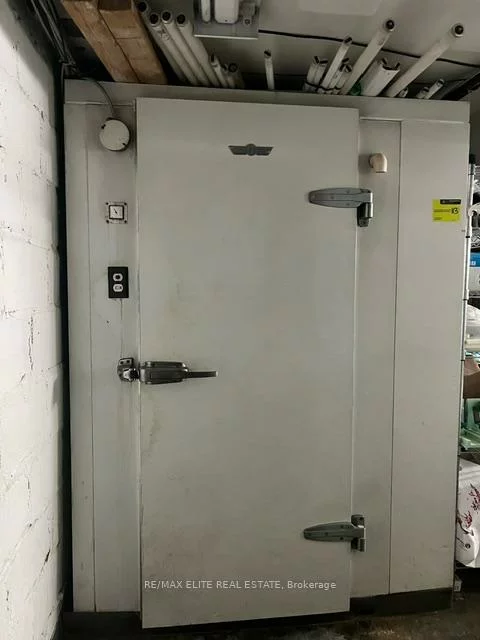 2564, Yonge, Lawrence Park South, Toronto