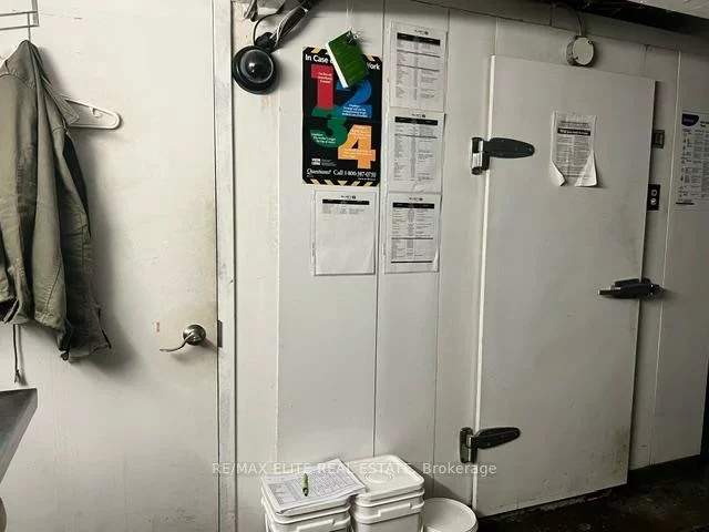 2564, Yonge, Lawrence Park South, Toronto