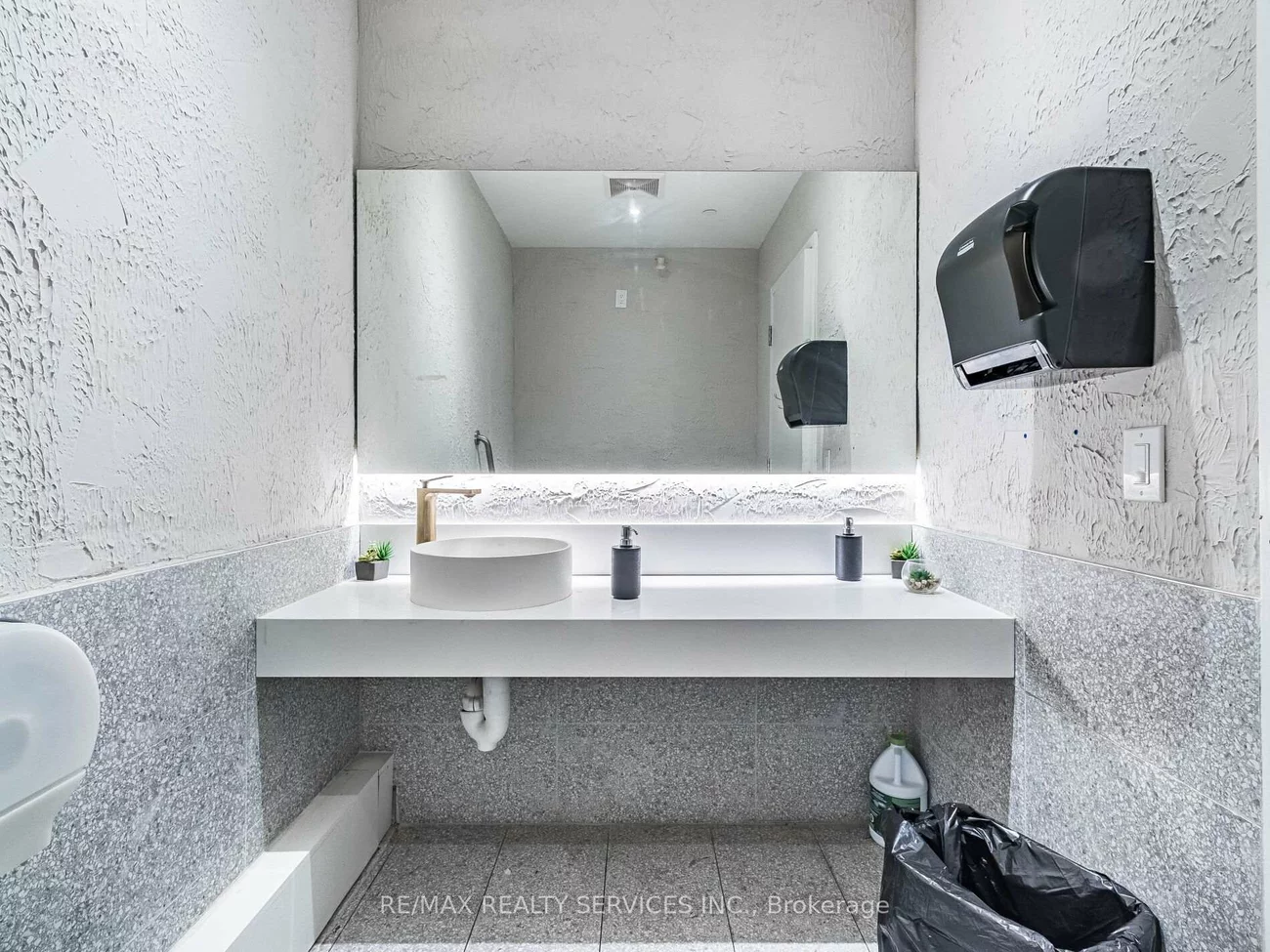 16, Church, Waterfront Communities C8, Toronto