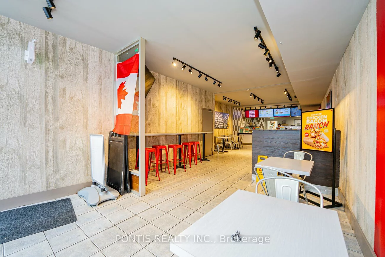 4918, Yonge, Lansing-Westgate, Toronto