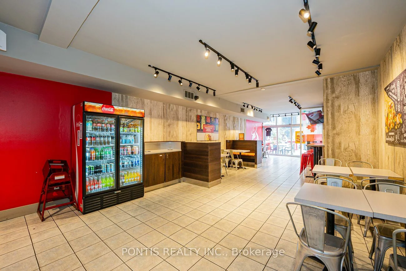 4918, Yonge, Lansing-Westgate, Toronto