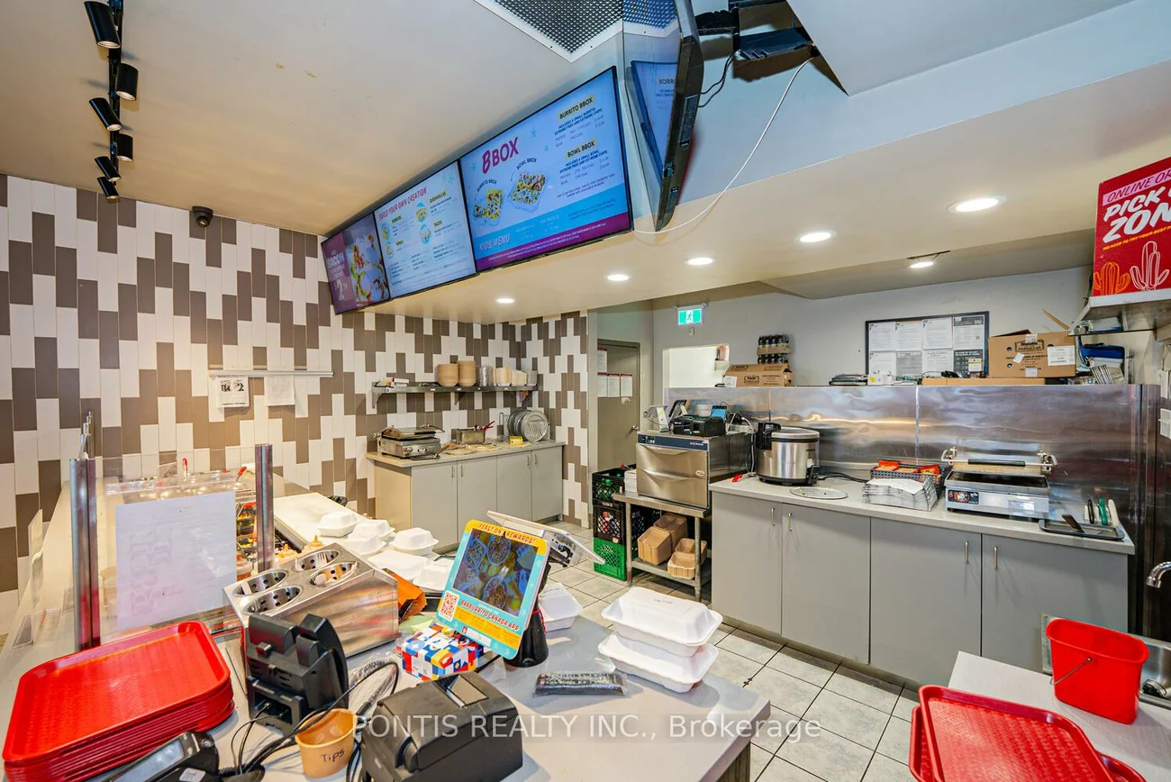 4918, Yonge, Lansing-Westgate, Toronto