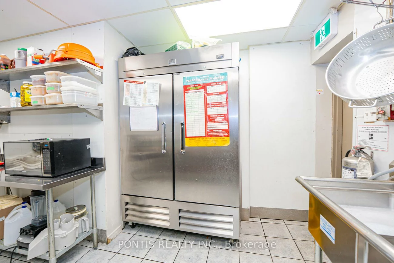 4918, Yonge, Lansing-Westgate, Toronto