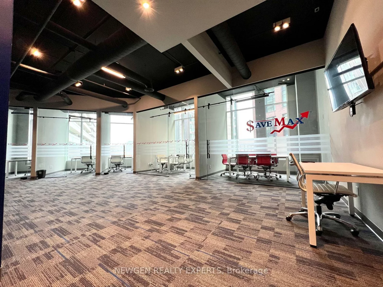 130, Queens, Waterfront Communities C8, Toronto