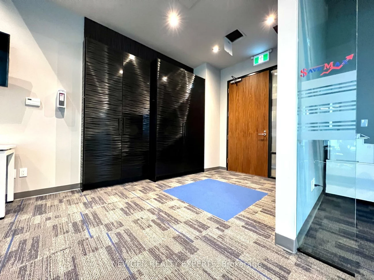 130, Queens, Waterfront Communities C8, Toronto