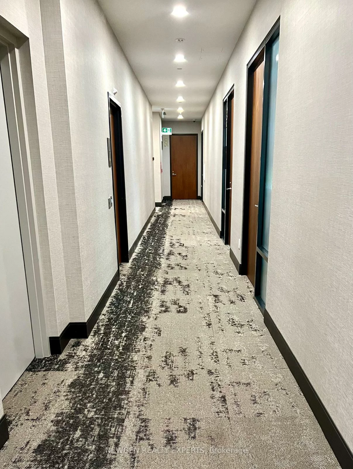 130, Queens, Waterfront Communities C8, Toronto