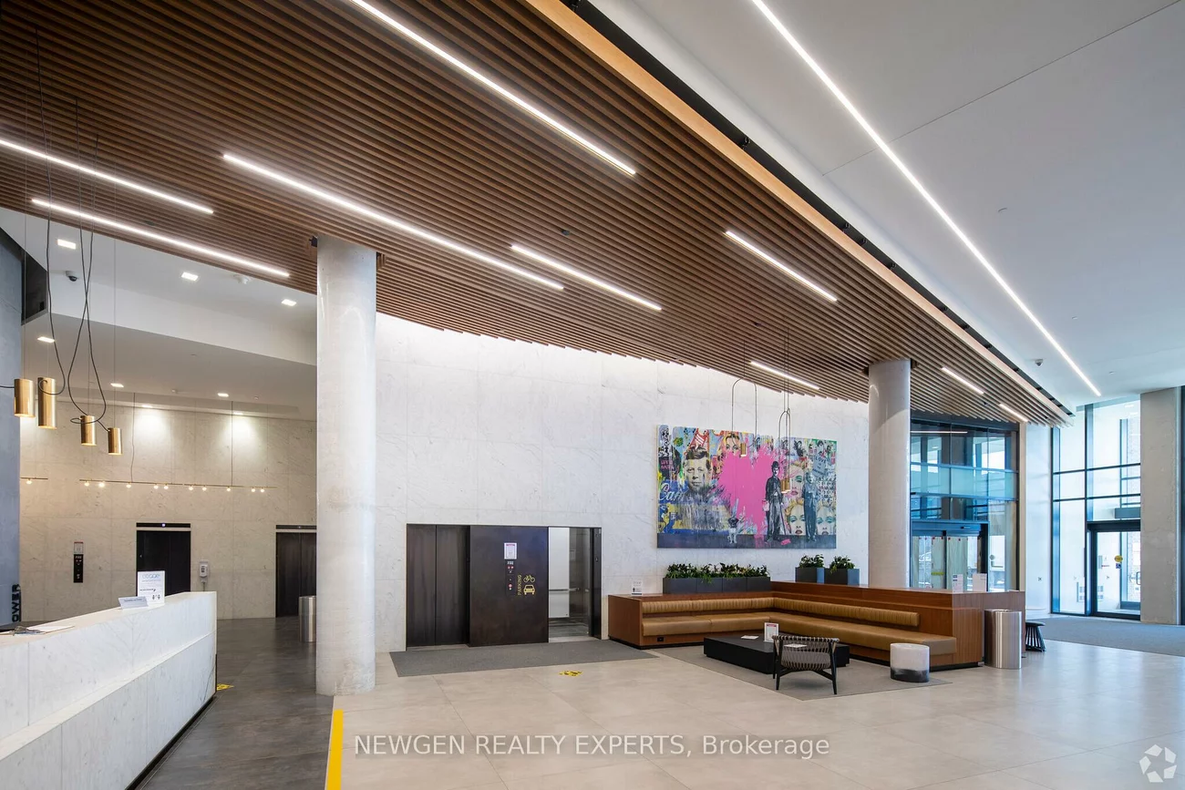 130, Queens, Waterfront Communities C8, Toronto