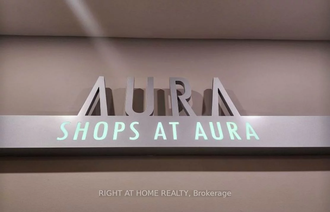 384, Yonge, Bay Street Corridor, Toronto